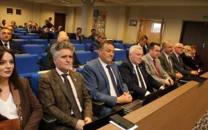Wręczyliśmy akty nadania tytułów Honorowy Obywatel Powiatu Kieleckiego i Zasłużony dla Powiatu Kieleckiego (1)