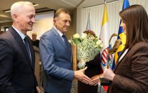 Wręczyliśmy akty nadania tytułów Honorowy Obywatel Powiatu Kieleckiego i Zasłużony dla Powiatu Kieleckiego (7)