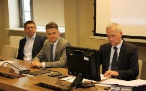 Wręczyliśmy akty nadania tytułów Honorowy Obywatel Powiatu Kieleckiego i Zasłużony dla Powiatu Kieleckiego (2)