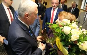 Wręczyliśmy akty nadania tytułów Honorowy Obywatel Powiatu Kieleckiego i Zasłużony dla Powiatu Kieleckiego (3)