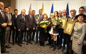 Wręczyliśmy akty nadania tytułów Honorowy Obywatel Powiatu Kieleckiego i Zasłużony dla Powiatu Kieleckiego (9)