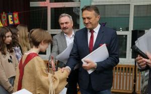 Starosta kielecki Mirosław Gębski spotkał się z uczestnikami międzynarodowego projektu Erasmus + (1)
