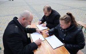 Kolorowy kiermasz w Chmielniku (1)