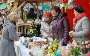 Kolorowy kiermasz w Chmielniku (2)