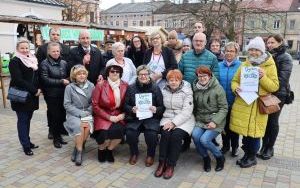 Kolorowy kiermasz w Chmielniku (4)