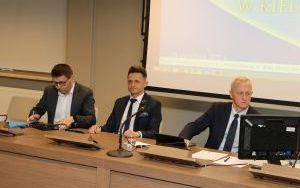 Radni obradowali podczas sesji  (1)
