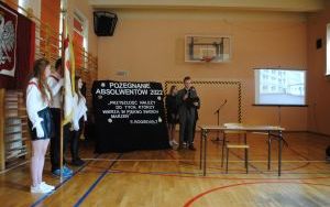Pożegnanie absolwentów w powiatowy szkołach  (1)