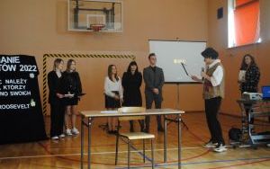 Pożegnanie absolwentów w powiatowy szkołach  (3)