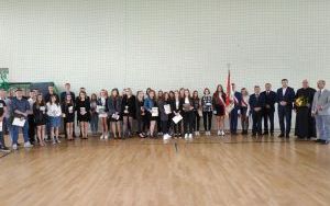 Pożegnanie absolwentów w powiatowy szkołach  (5)
