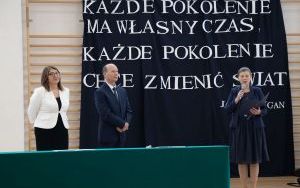 Pożegnanie absolwentów w powiatowy szkołach  (7)