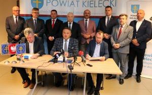 Podpisanie umowy drogowej (1)