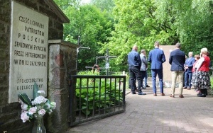 Oddali hołd pomordowanym z gminy Mniów (1)