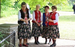 Oddali hołd pomordowanym z gminy Mniów (2)
