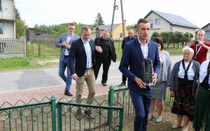 Oddali hołd pomordowanym z gminy Mniów (2)