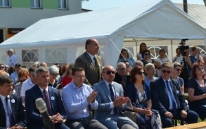 Szkoła w Marzyszu z Patronką i Sztandarem (4)