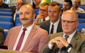 Sesja absolutoryjna  (1)