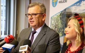 Konferencja przed Konkursem na Potrawę Powiatu Kieleckiego w Tokarni  (2)