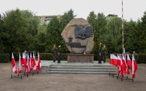Oddali hołd powstańcom  (2)