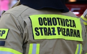 Strażacy ochotnicy z nowym wozem (2)