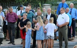 Strażacy ochotnicy z nowym wozem (2)