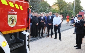 Strażacy ochotnicy z nowym wozem (4)