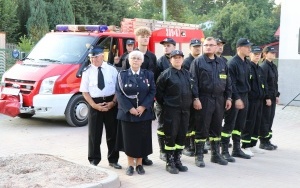 Strażacy ochotnicy z nowym wozem (5)