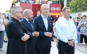 Strażacy ochotnicy z nowym wozem (3)