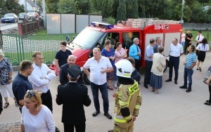 Strażacy ochotnicy z nowym wozem (2)