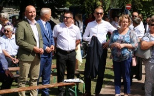 Powiatowy Przegląd Zespołów Folklorystycznych i Solistów w Chmielniku  (2)