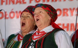 Powiatowy Przegląd Zespołów Folklorystycznych i Solistów w Chmielniku  (1)