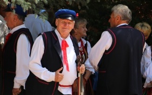 Powiatowy Przegląd Zespołów Folklorystycznych i Solistów w Chmielniku  (5)