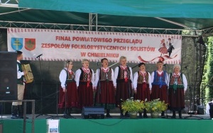 Powiatowy Przegląd Zespołów Folklorystycznych i Solistów w Chmielniku  (2)