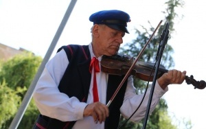 Powiatowy Przegląd Zespołów Folklorystycznych i Solistów w Chmielniku  (5)