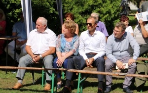 Powiatowy Przegląd Zespołów Folklorystycznych i Solistów w Chmielniku  (2)