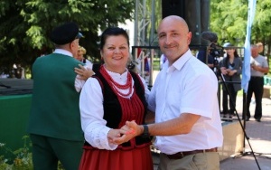 Powiatowy Przegląd Zespołów Folklorystycznych i Solistów w Chmielniku  (3)