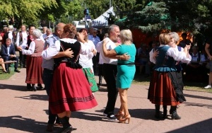Powiatowy Przegląd Zespołów Folklorystycznych i Solistów w Chmielniku  (4)