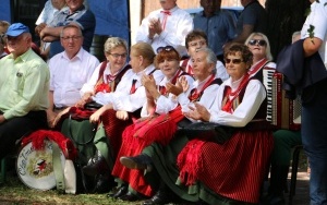Powiatowy Przegląd Zespołów Folklorystycznych i Solistów w Chmielniku  (3)
