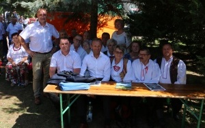 Powiatowy Przegląd Zespołów Folklorystycznych i Solistów w Chmielniku  (5)