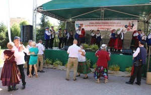 Powiatowy Przegląd Zespołów Folklorystycznych i Solistów w Chmielniku  (5)