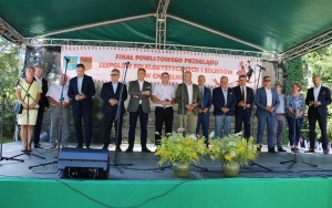 Powiatowy Przegląd Zespołów Folklorystycznych i Solistów w Chmielniku  (1)