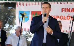 Powiatowy Przegląd Zespołów Folklorystycznych i Solistów w Chmielniku  (2)