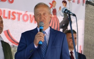 Powiatowy Przegląd Zespołów Folklorystycznych i Solistów w Chmielniku  (1)