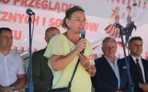 Powiatowy Przegląd Zespołów Folklorystycznych i Solistów w Chmielniku  (2)