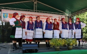 Powiatowy Przegląd Zespołów Folklorystycznych i Solistów w Chmielniku  (1)