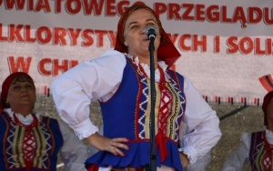 Powiatowy Przegląd Zespołów Folklorystycznych i Solistów w Chmielniku  (1)