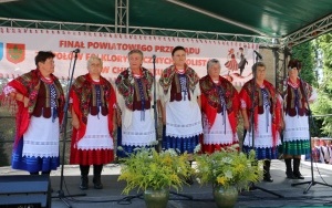 Powiatowy Przegląd Zespołów Folklorystycznych i Solistów w Chmielniku  (4)