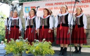 Powiatowy Przegląd Zespołów Folklorystycznych i Solistów w Chmielniku  (5)