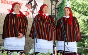 Powiatowy Przegląd Zespołów Folklorystycznych i Solistów w Chmielniku  (5)