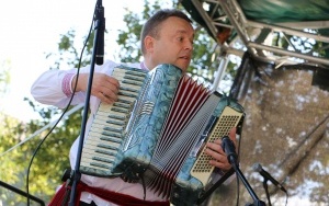 Powiatowy Przegląd Zespołów Folklorystycznych i Solistów w Chmielniku  (1)