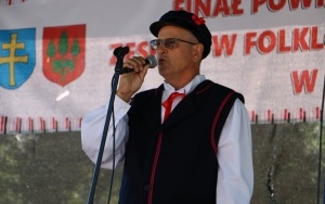 Powiatowy Przegląd Zespołów Folklorystycznych i Solistów w Chmielniku  (2)